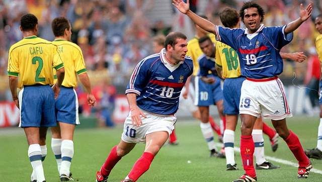 98世界杯决赛，巴西队0比3负于法国队，实力不济还是另有隐情(5)
