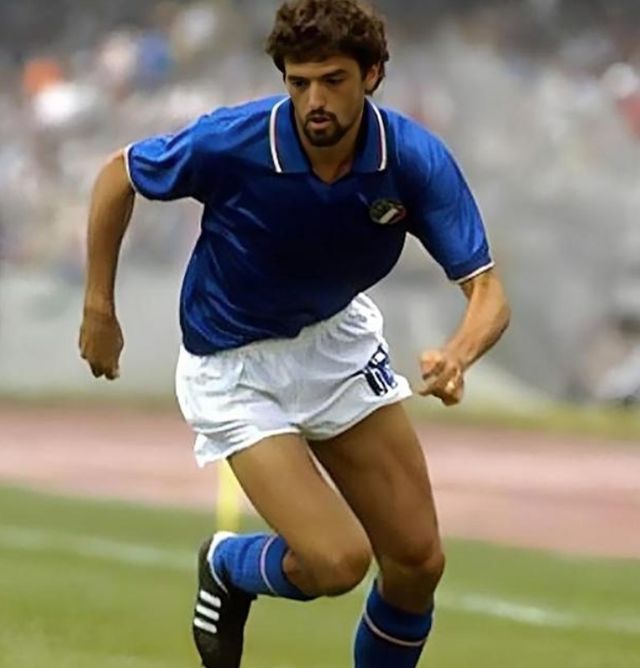 意大利国家队进球排行榜，前三全部来自上古时代，巴乔排名第四(4)