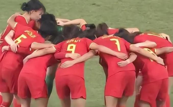 10月28日体育 (6)
近日，中国女足以1-2憾负于朝鲜女足，在女足奥(1)