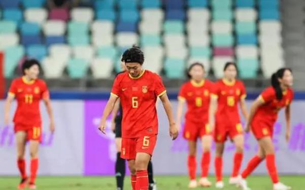 10月28日体育 (6)
近日，中国女足以1-2憾负于朝鲜女足，在女足奥(2)