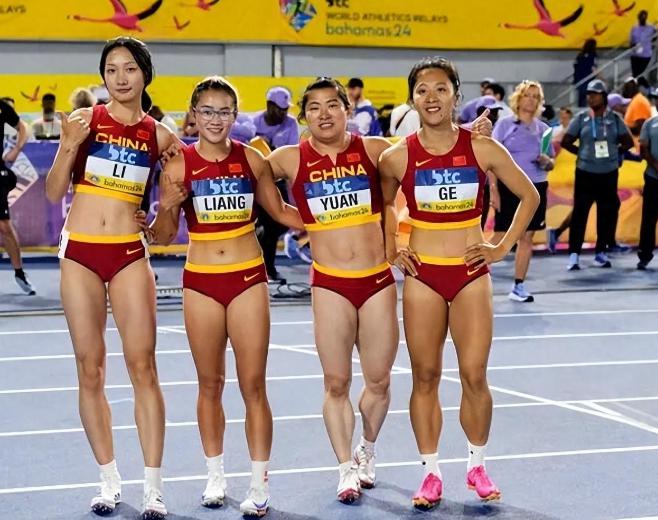中国女子接力痛失巴黎奥运会门票 复活赛跑出43秒13列小组第三